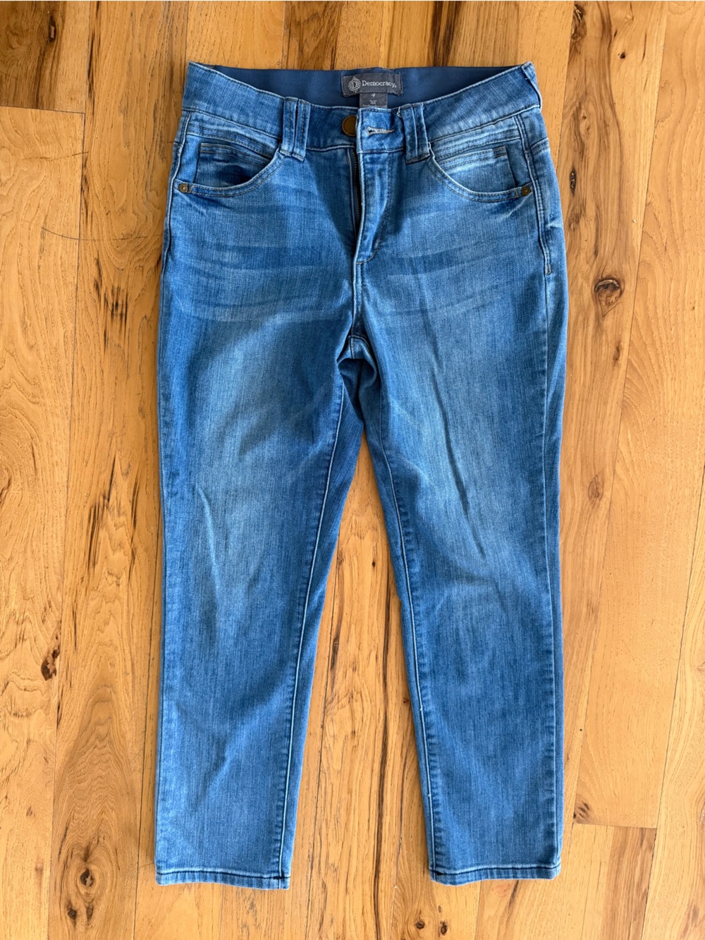 Democracy women’s Light Blue Slim Straight petite Jeans